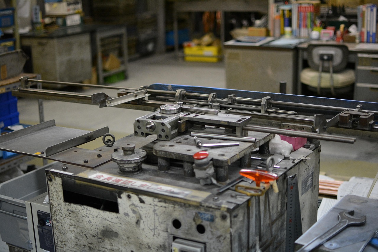 Implement Lean Six Sigma: Streamline Manufacturing Efficiency