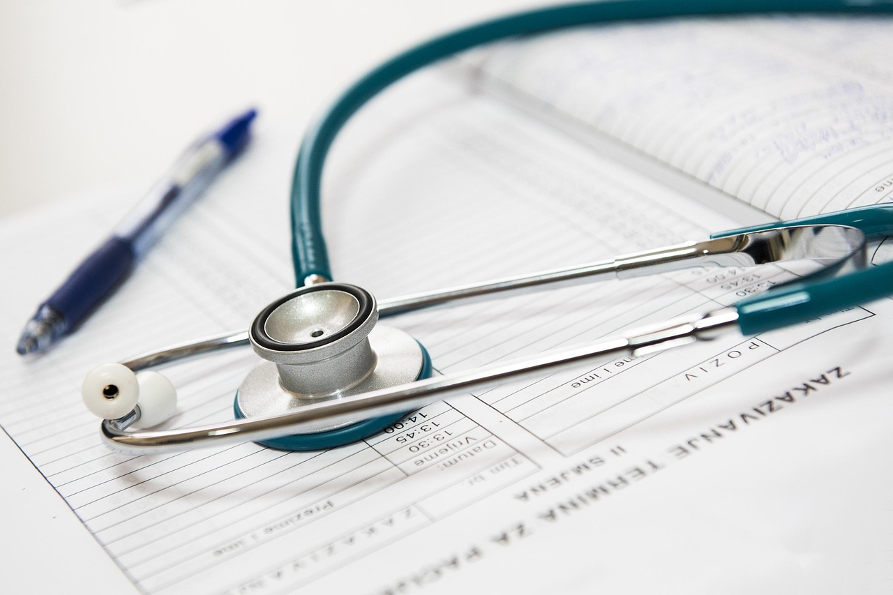 Master Six Sigma Healthcare Projects: ROI & Challenges